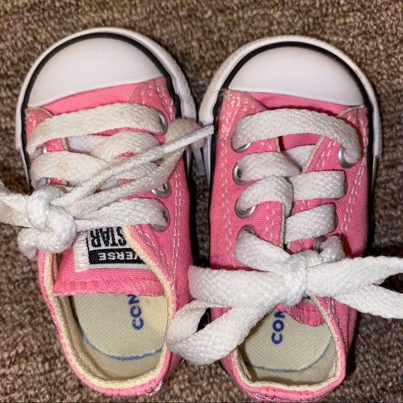 Pink converse - Picture 2 of 2